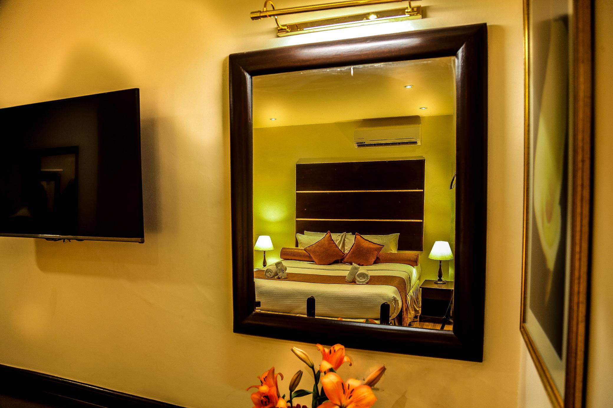 The Monarch Hotel Nairobi Exterior photo